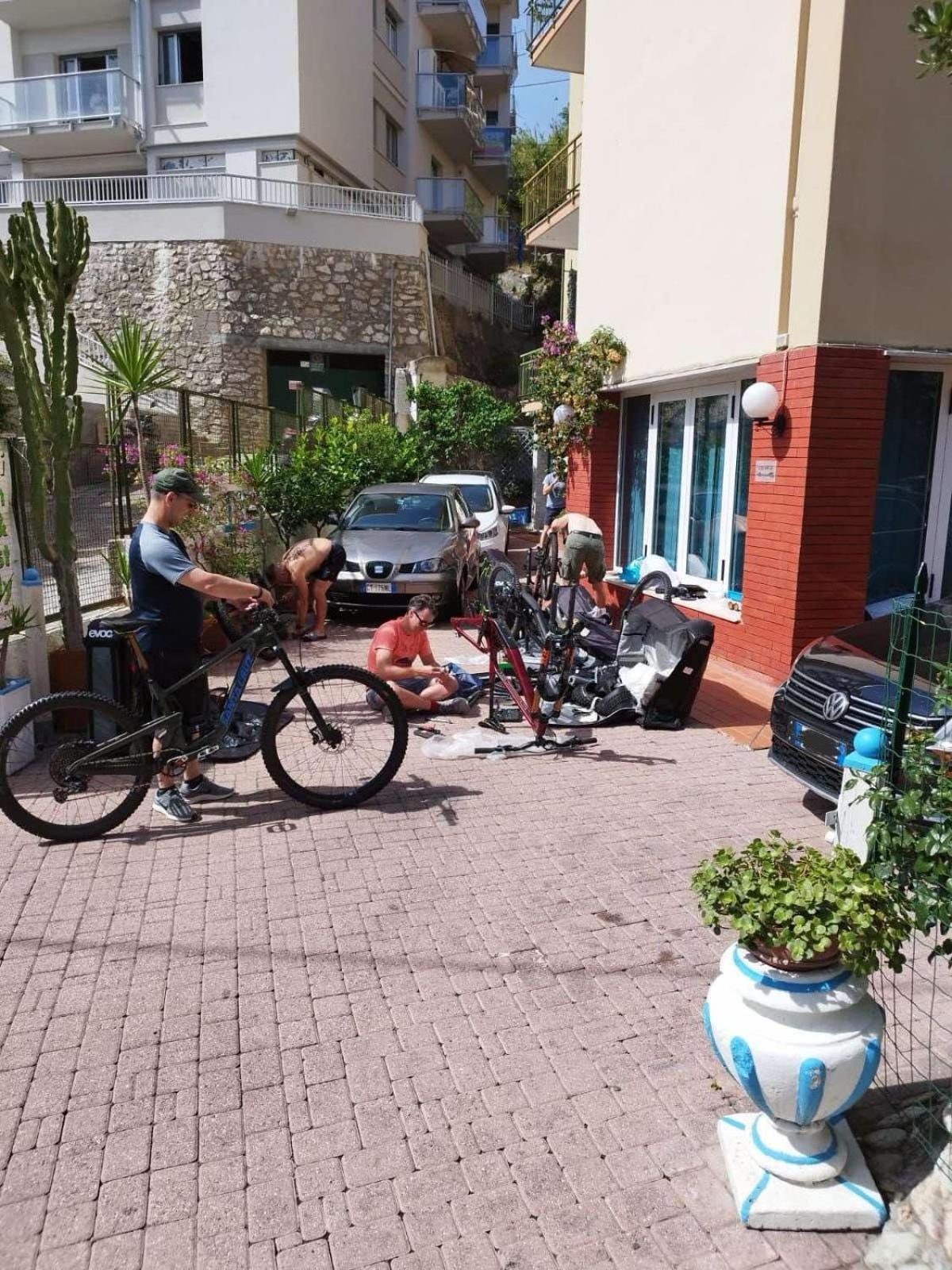 פינאלה ליגורה Bike Hotel Oasi מראה חיצוני תמונה